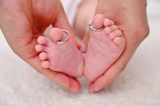 浮梁满月宝宝只放屁不排便